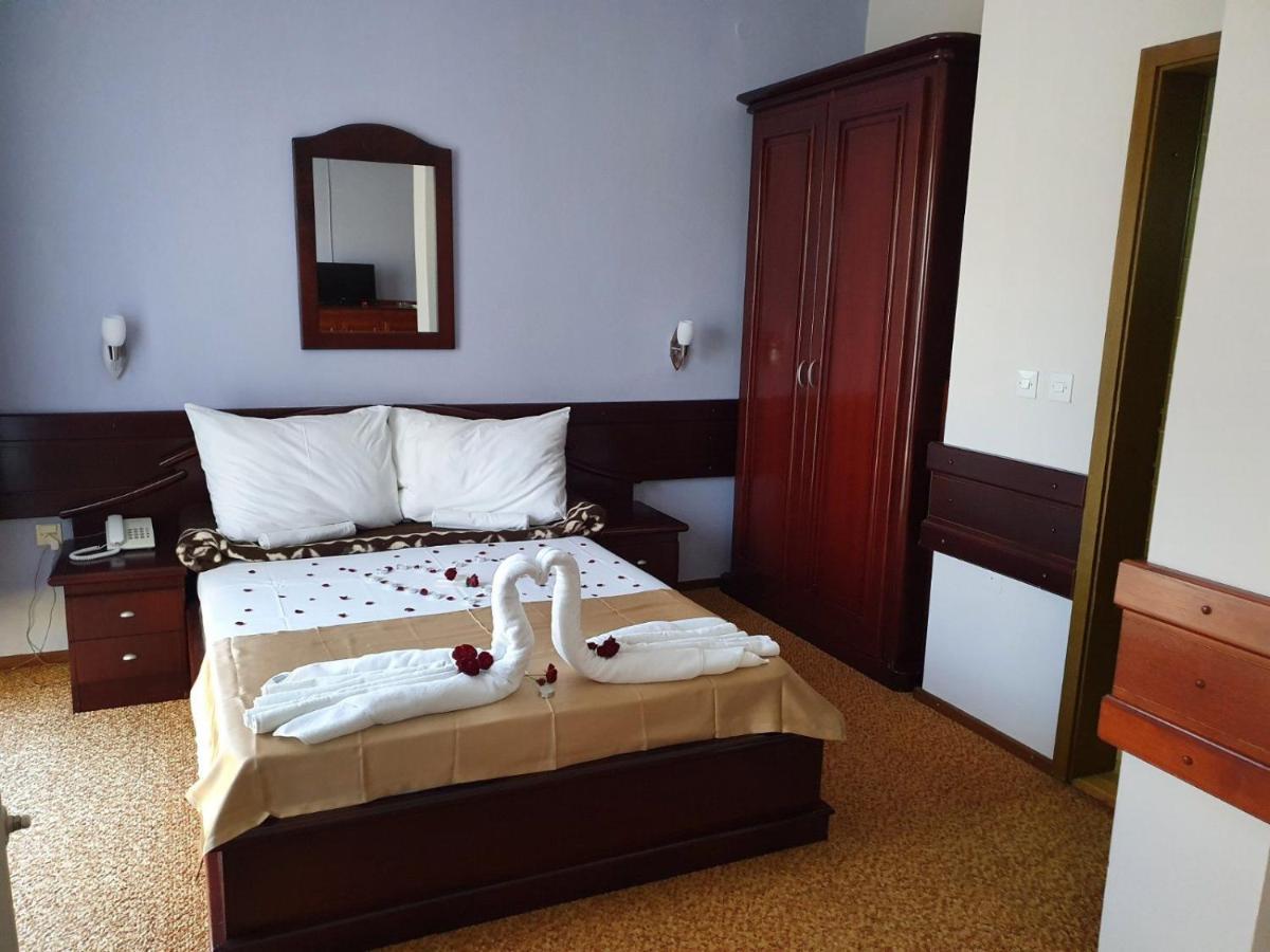Hotel Biser Panonija Duboka Esterno foto
