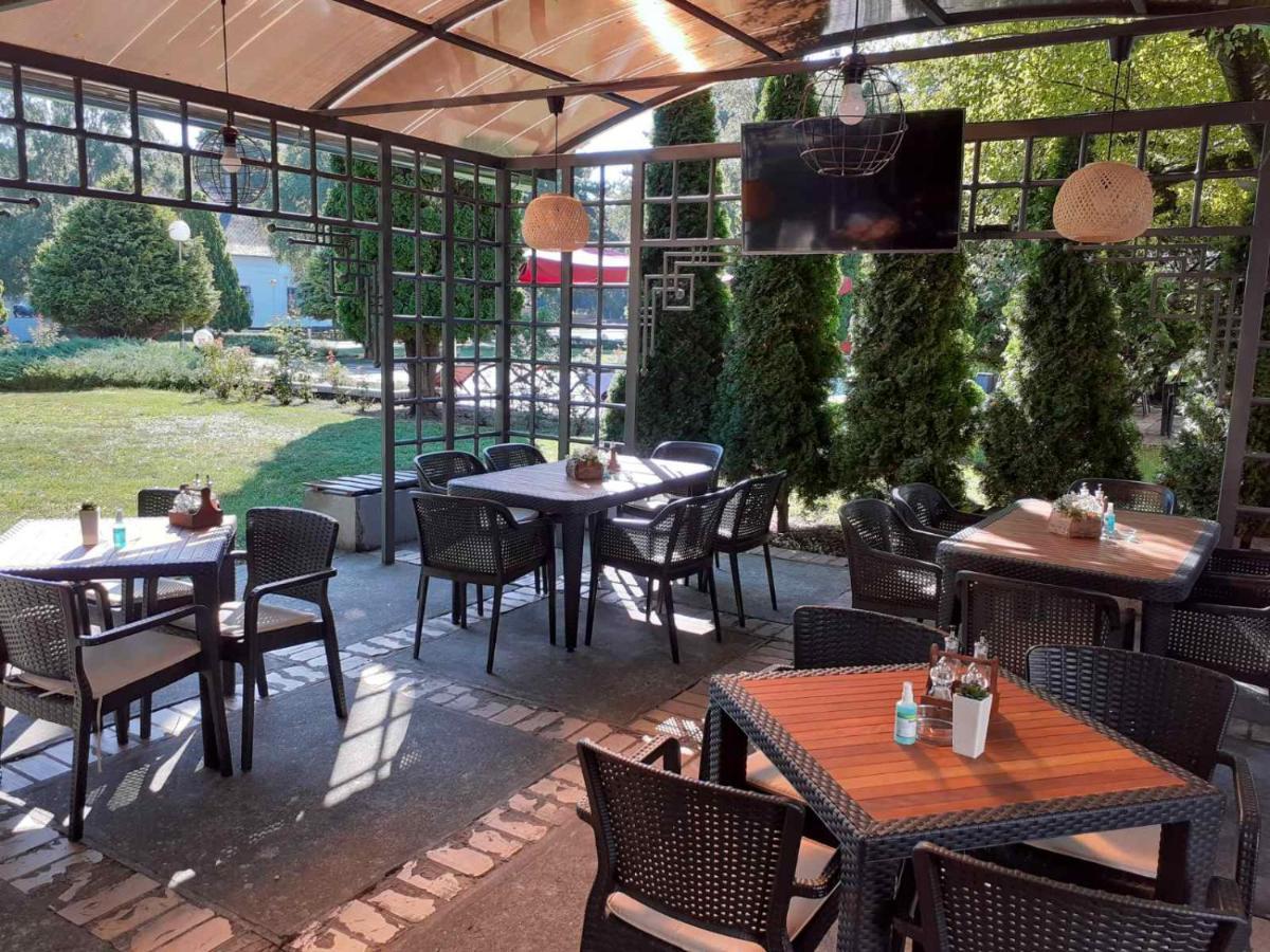 Hotel Biser Panonija Duboka Esterno foto